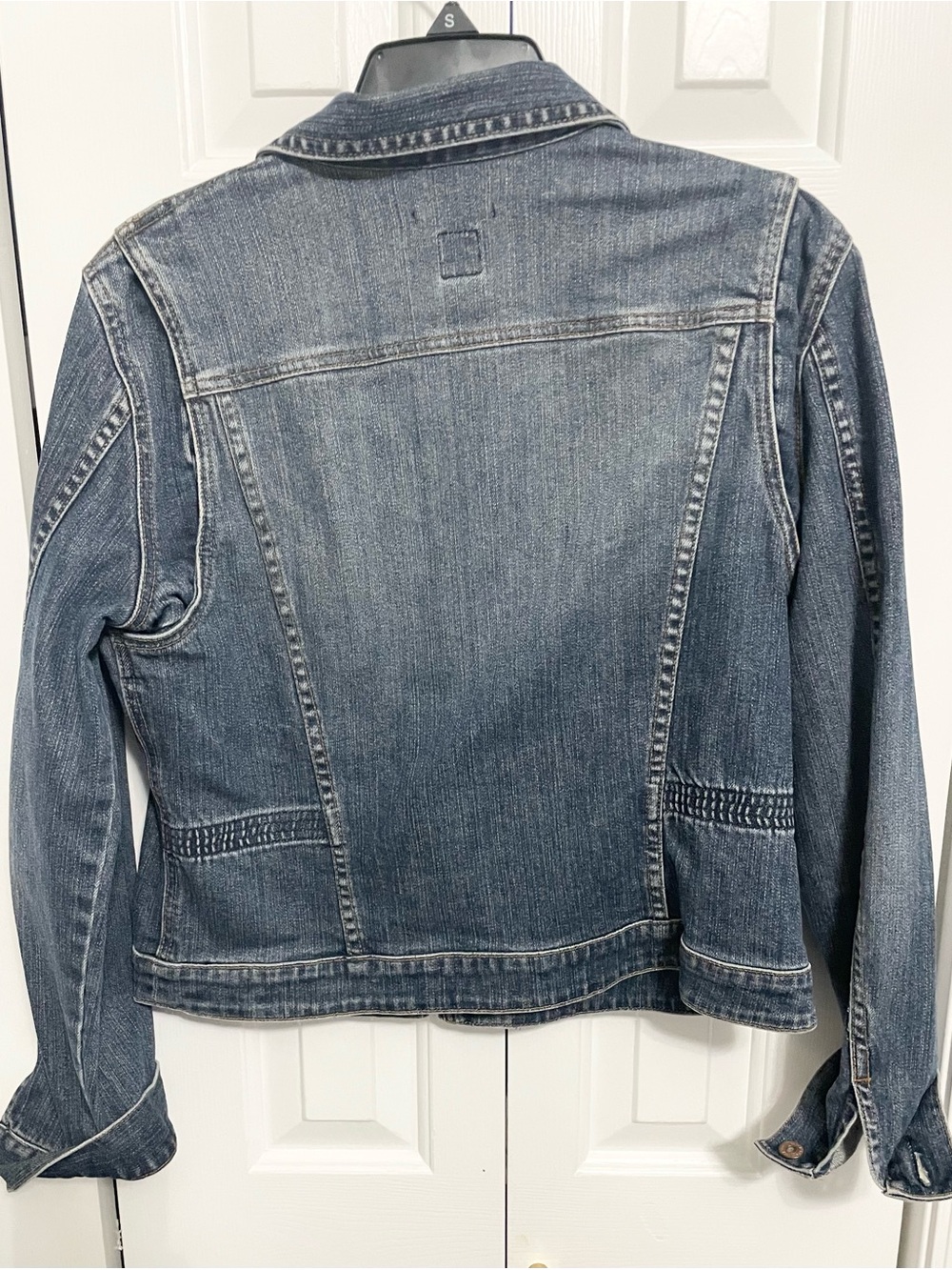 GAP Women’s Medium Blue Denim Zip Jacket - Picture 2 of 3